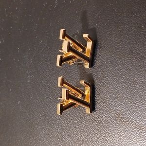WOMEN'S LOUIS VUITTON GOLD LV INITIAL EARRINGS